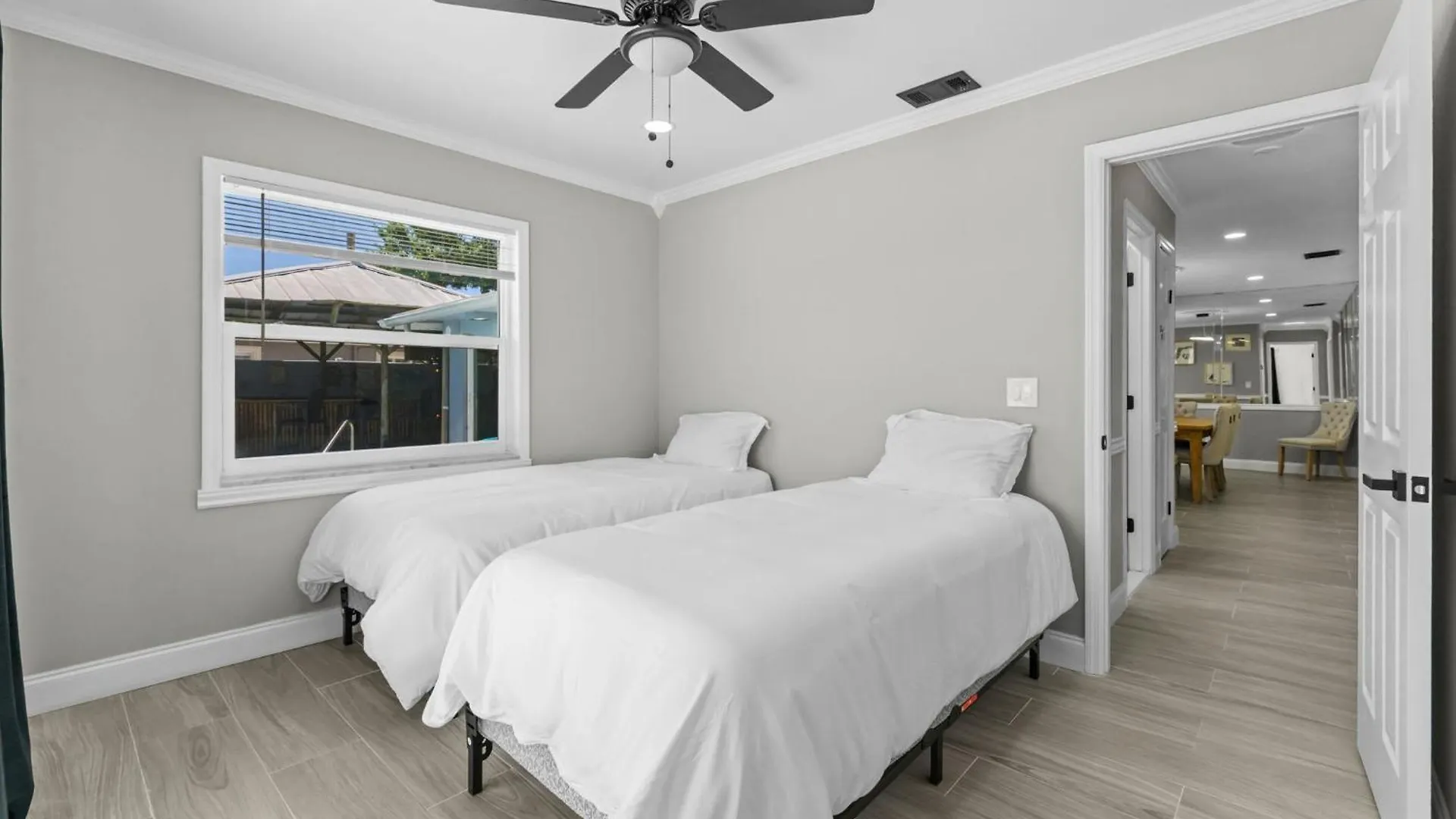 Casa vacanze Villa Sleeps 10 Tiki Bar Private Pool Hot Tub Fire Pit Tampa Stati Uniti