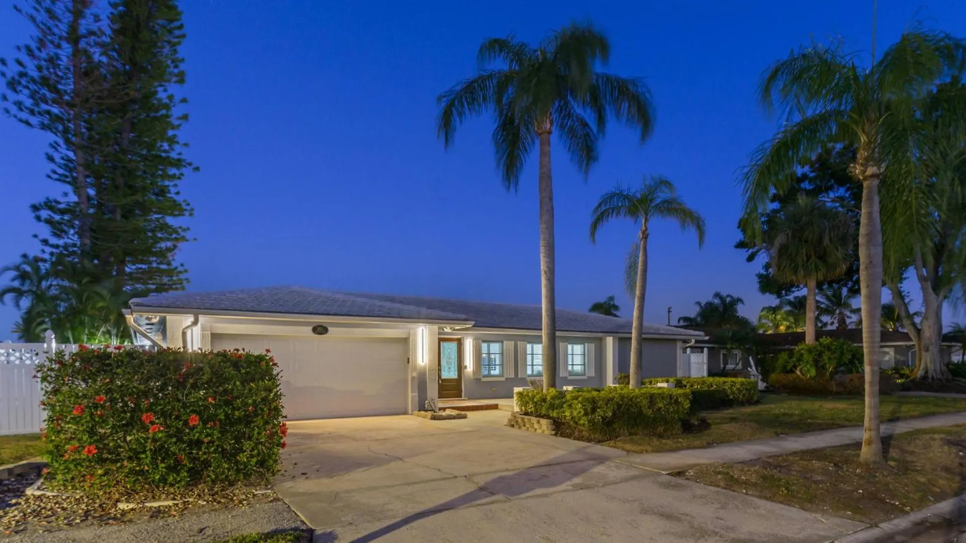 Villa Sleeps 10 Tiki Bar Private Pool Hot Tub Fire Pit Tampa