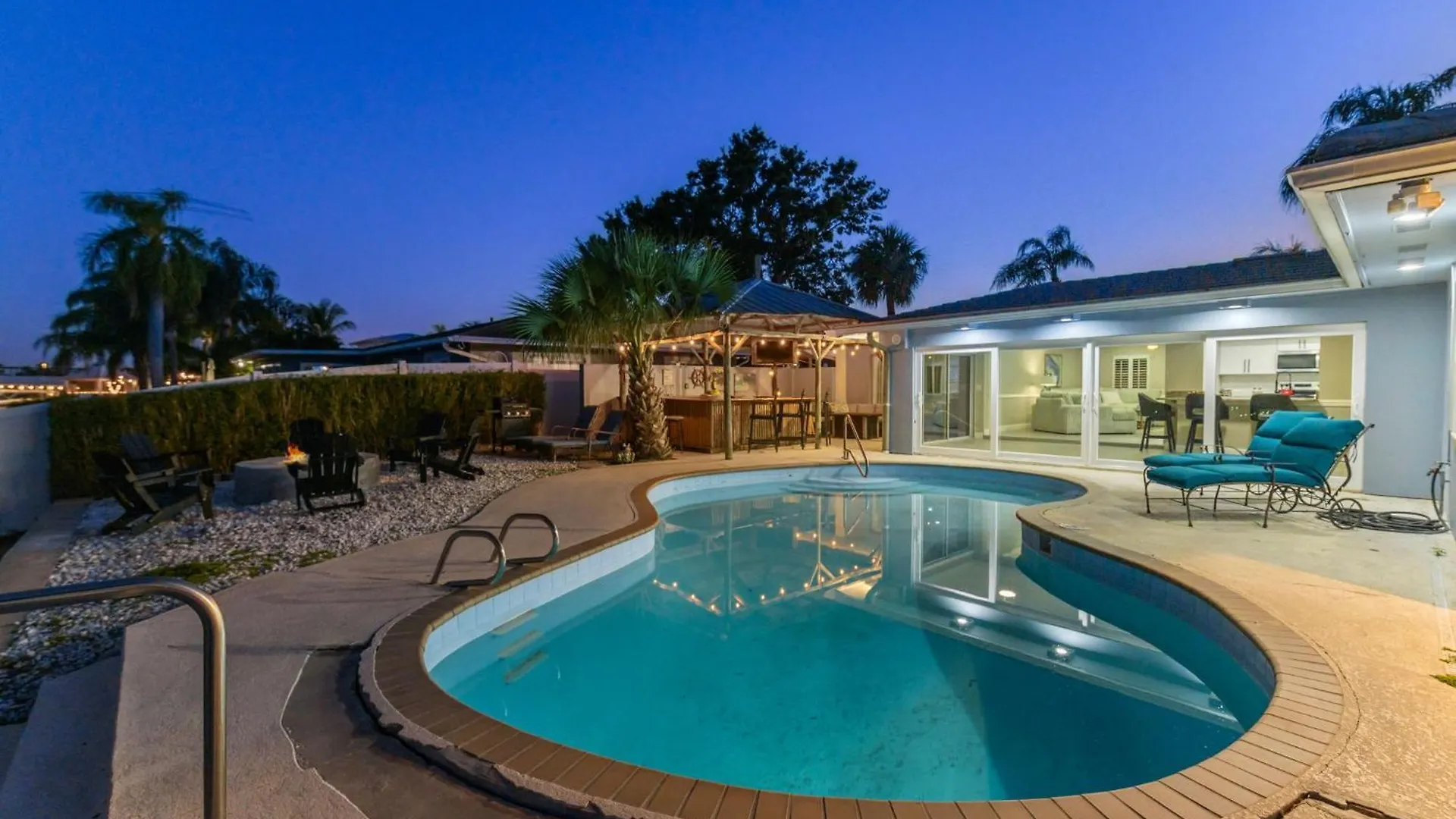 Villa Sleeps 10 Tiki Bar Private Pool Hot Tub Fire Pit Tampa Stati Uniti