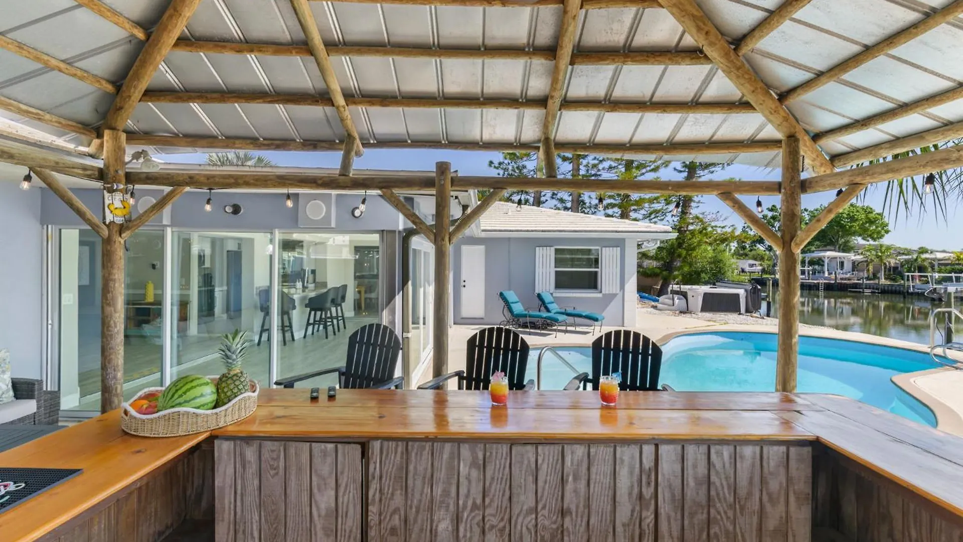 Casa vacanze Villa Sleeps 10 Tiki Bar Private Pool Hot Tub Fire Pit Tampa Stati Uniti