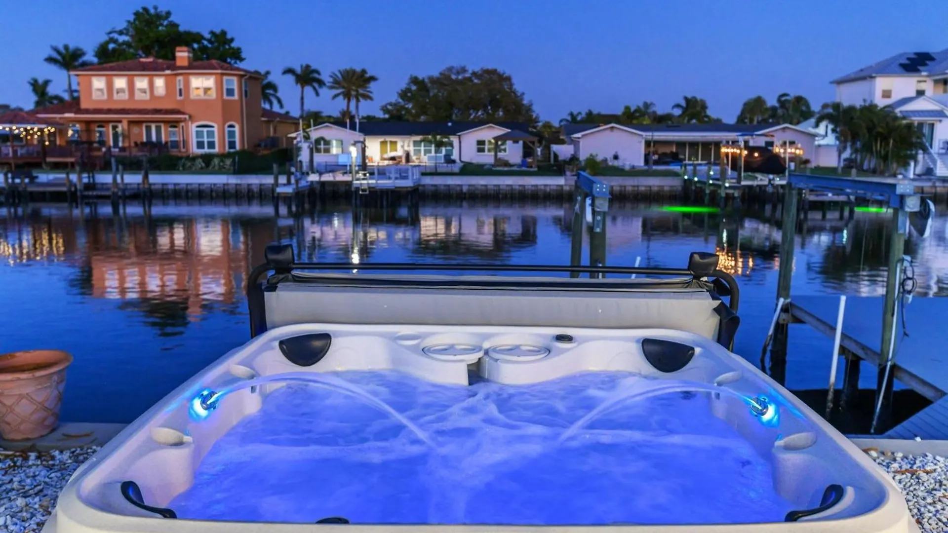 Villa Sleeps 10 Tiki Bar Private Pool Hot Tub Fire Pit Tampa