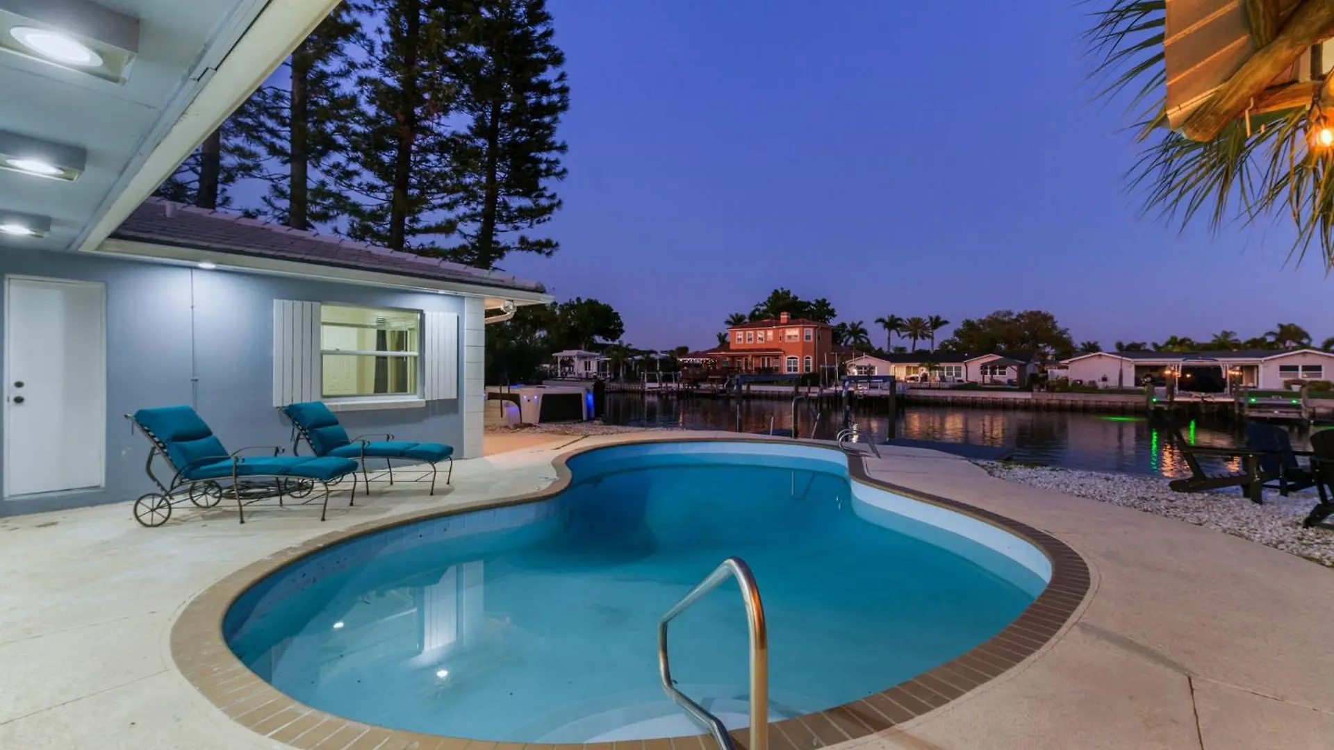 Villa Sleeps 10 Tiki Bar Private Pool Hot Tub Fire Pit Tampa Casa vacanze